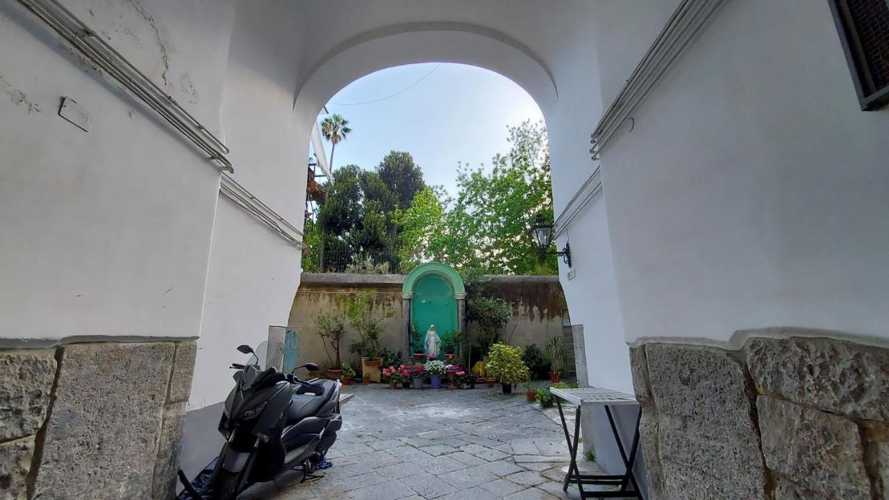 Kiki Suite Napoli Centro Esterno foto
